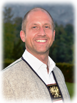 Ausschussmitglied des Trachtenverein Völs Alexander Schatz Vorplattler Trachtenverein Völs Alexander Schatz