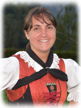 Ausschussmitglied Trachtenverein Völs Annemarie Schatz Jugendbetreuerin Trachtenverein Völs Annemarie Schatz